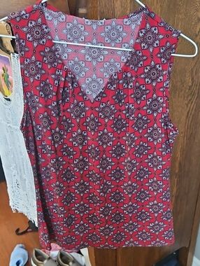 41 Hawthorn Red Sleeveless Floral Medallion Print Tank